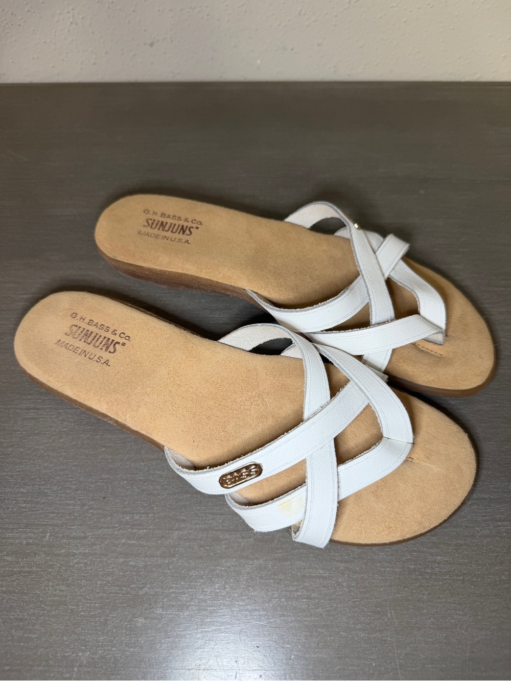 Vtg G.H. Bass Co. Sunjuns Strappy Flat Thong Sandals Leather White Sharon Sz 8M